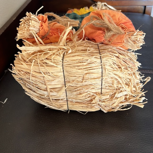 Vtg Fall Festival Sitting Scarecrow on Haystack w/ Sunflowers - Picture 7 of 7